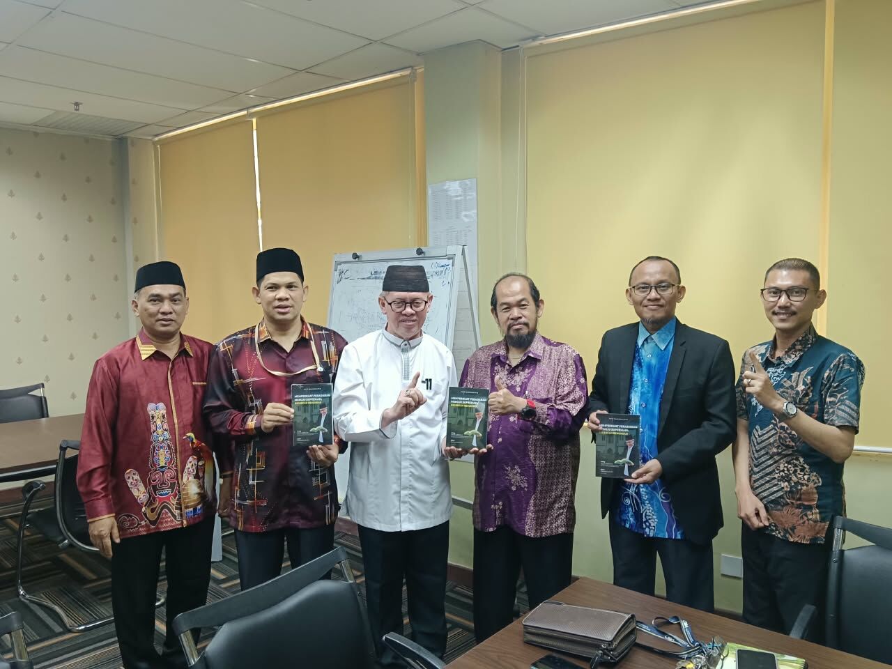Melihat Peran Akademisi Alumni Pondok Pesantren Tradisonal di Indonesia dan Malaysia: Tim Penelitian Kolaborasi Internasional FDKI IAIN SAS Bangka Belitung Gelar FGD di USIM Malaysia