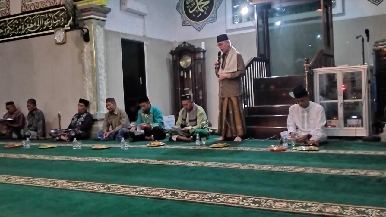 Peringatan Isra' Mi'raj di Masjid Al-Falah Tanah Bawah Kec.Puding Besar kab.Bangka. Rusydi Sulaiman Apresiasi Sikap Antusias Warga Desa Tanah Bawah.