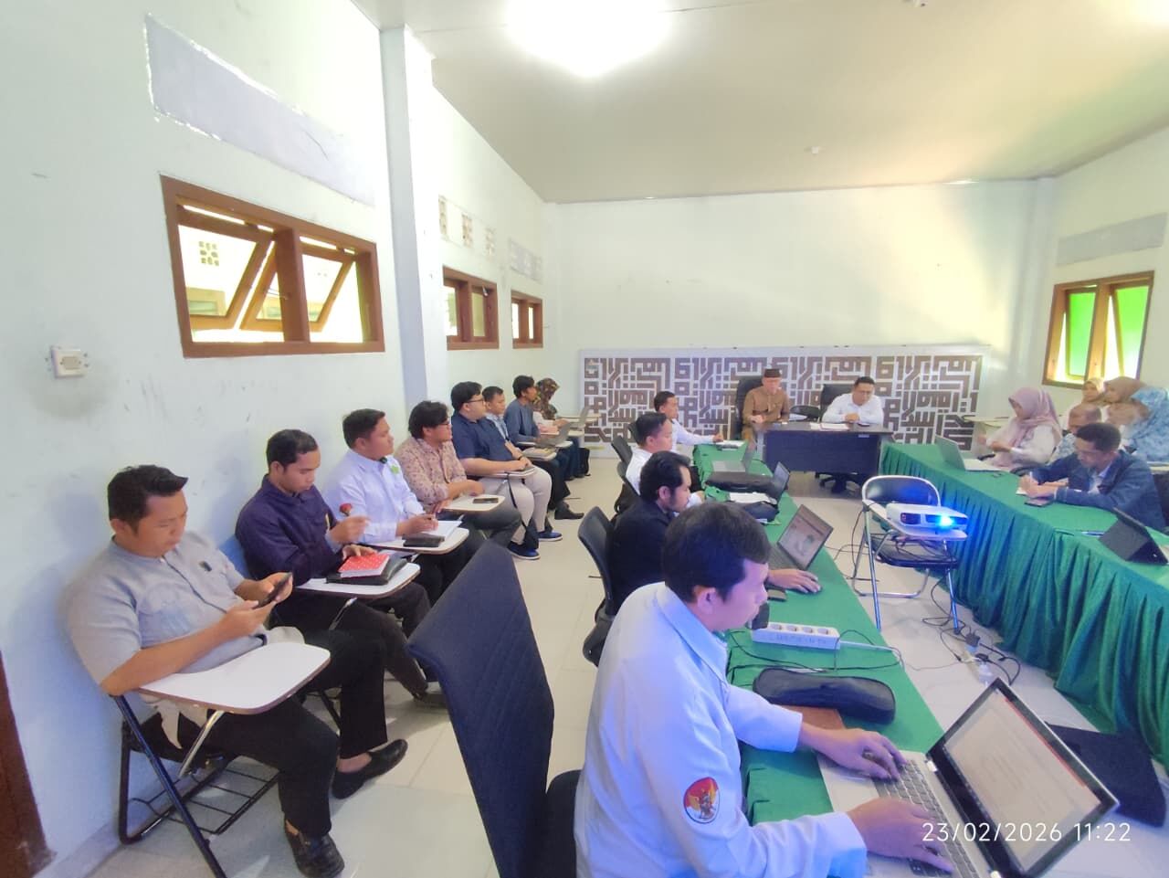 Rapat Koordinasi Dosen FDKI IAIN SAS Bangka Belitung. Rusydi Sulaiman (Dekan FDKI): Dosen Tetap Mendisiplinkan Diri dalam Berkhidmah