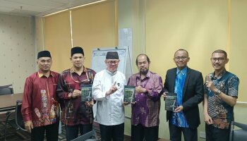 Melihat Peran Akademisi Alumni Pondok Pesantren Tradisonal di Indonesia dan Malaysia: Tim Penelitian Kolaborasi Internasional FDKI IAIN SAS Bangka Belitung Gelar FGD di USIM Malaysia