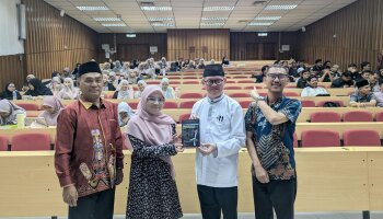 MEMPERKUAT HASIL RISET DAN LAKUKAN VISITING LECTURER, TIM PENELITIAN KOLABORASI INTERNASIONAL FDKI IAIN SAS BABEL BERKUNJUNG KE UNIVERSITI KEBANGSAAN MALAYSIA