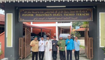 MENDALAMI KEKHASAN PESANTREN TRADISIONAL DI MALAYSIA, TIM PENELITI KOLABORASI INTERNASIONAL FDKI IAIN SAS BABEL KUNJUNGI PONDOK PESANTREN DARUL TAUHID, TERACHI