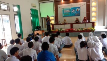Prodi Jurnalistik Islam Laksanakan PKM, Berikan Pelatihan Dasar Ilmu Jurnalistik ke Siswa SMA