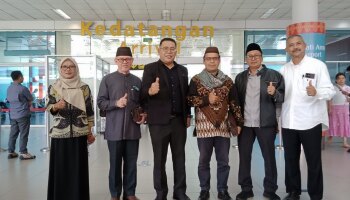 Tiba di Bandara Depati Amir, Rektor Baru IAIN SAS Babel Dijemput Jajaran Sivitas Akademika